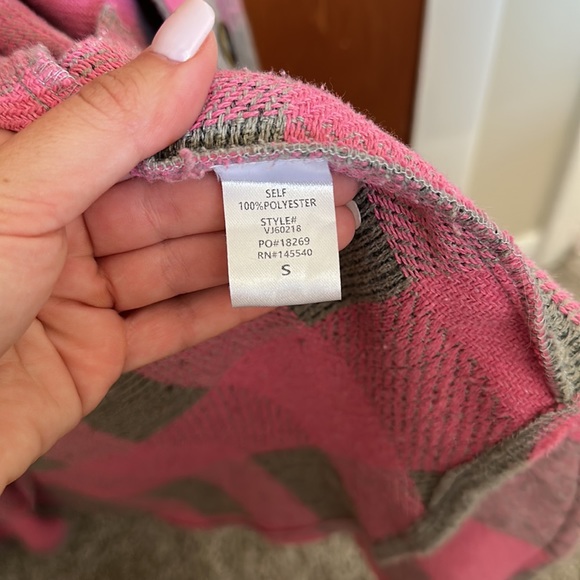 Shacket - Picture 10 of 10